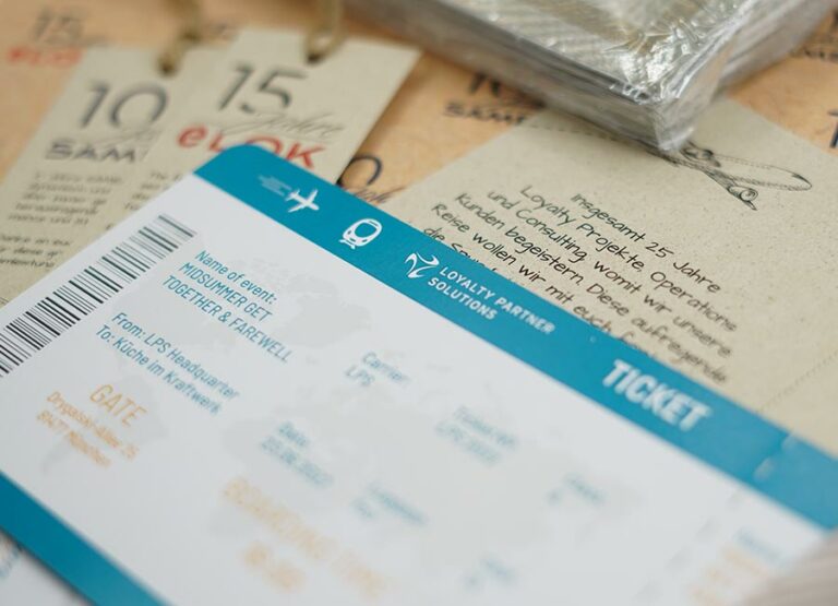 Verschiedene Printmaterialien für Loyalty Partner Solutions by Immagine Werbeagentur und Webagentur München